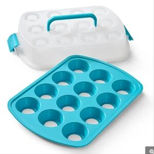 Pampered Chef Cupcake Pan And Carrier
